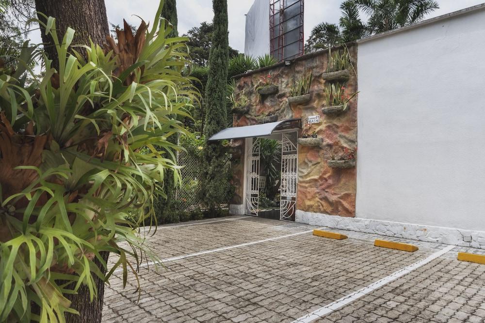 Hotel Aromax Del Campestre メデジン エクステリア 写真